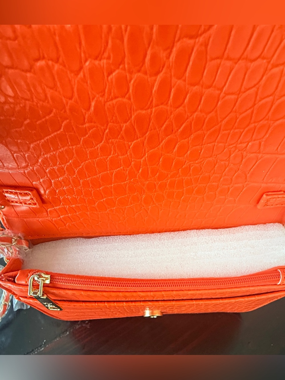 Badgley Mishka Orange croc
Embossed chain crossbody bag
NWT retail $99 - Picture 10 of 15